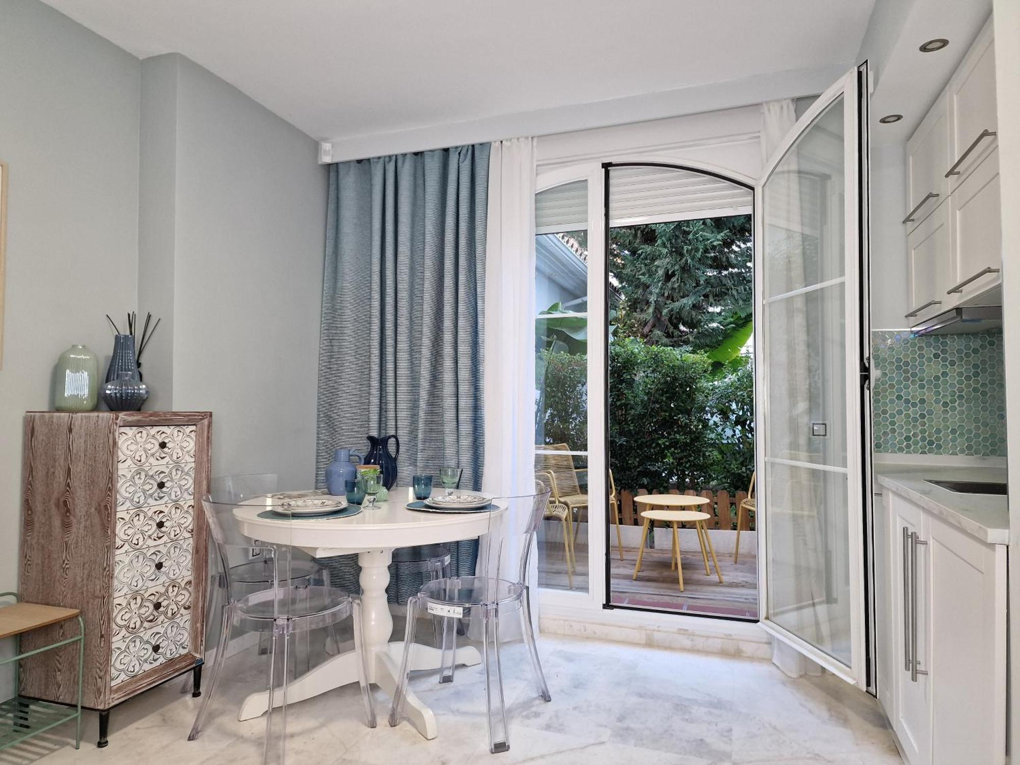 Ferienwohnung Sun & Palms - Cozy Flat In Quiet Neighbourhood With A Great Pool Area Málaga Exterior foto